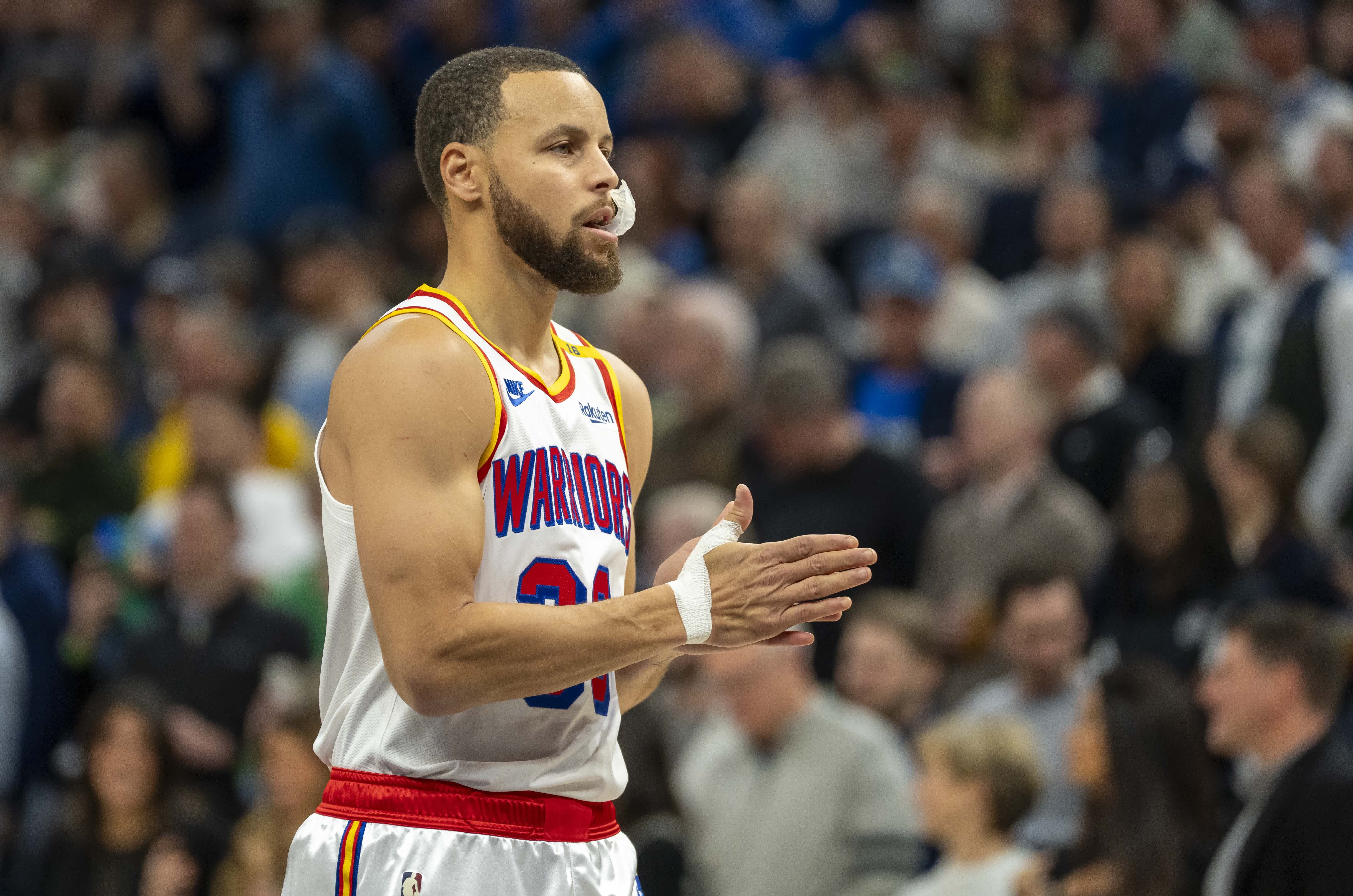 爱游戏体育-关于库里连续十二场比赛得分超过领先优势明显，曼联不断突破！全场沸腾不已的信息