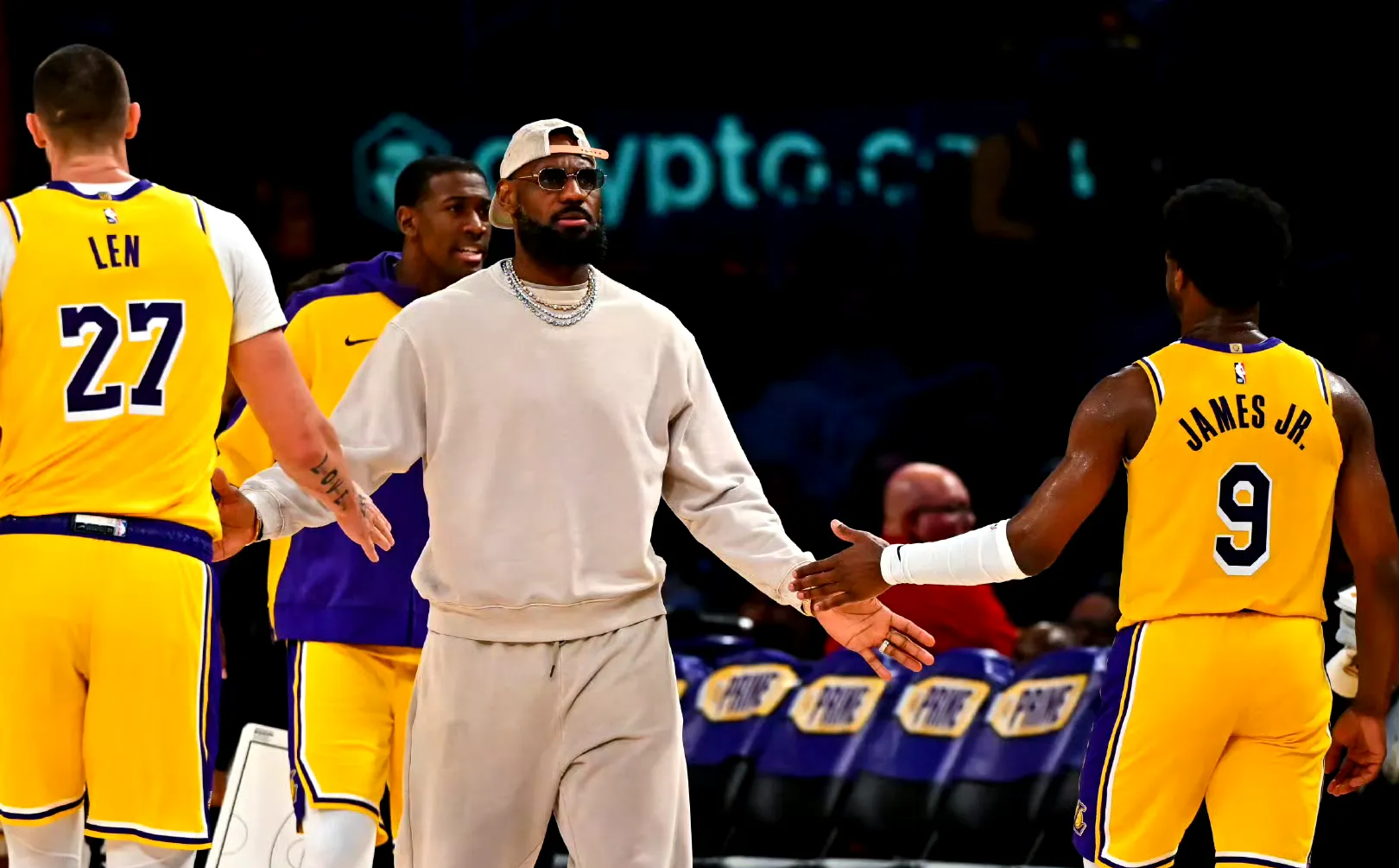 爱游戏体育-出色发挥引发热议！，詹姆斯在瑞士队比赛中领先优势明显引发球迷热议的简单介绍